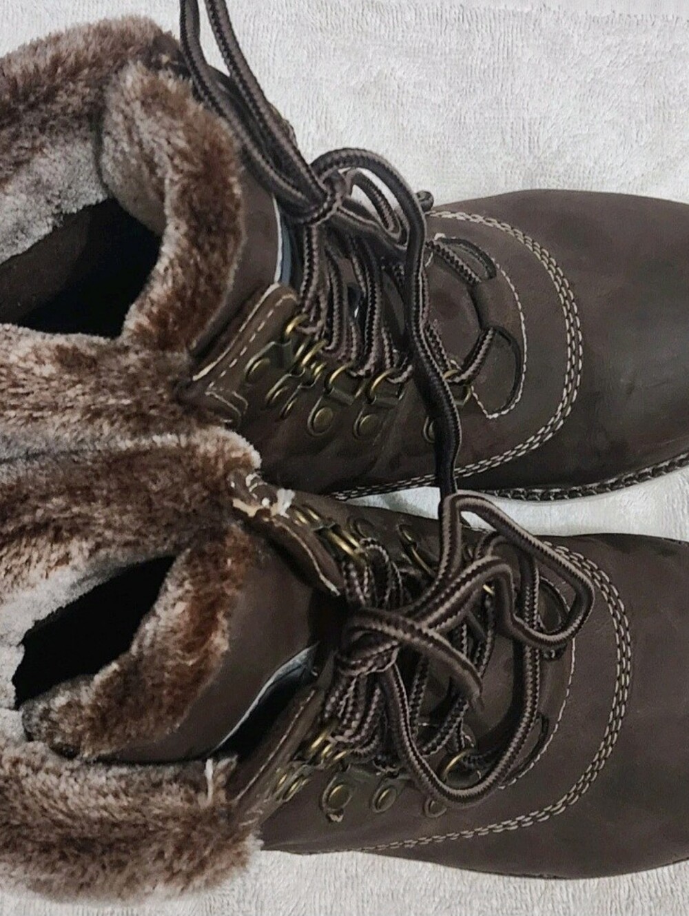Women’s Lace-Up Winter Boots - Brown Faux Fur Lined